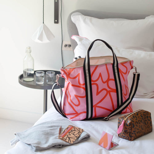 Pink Magnet Heart Weekend Bag