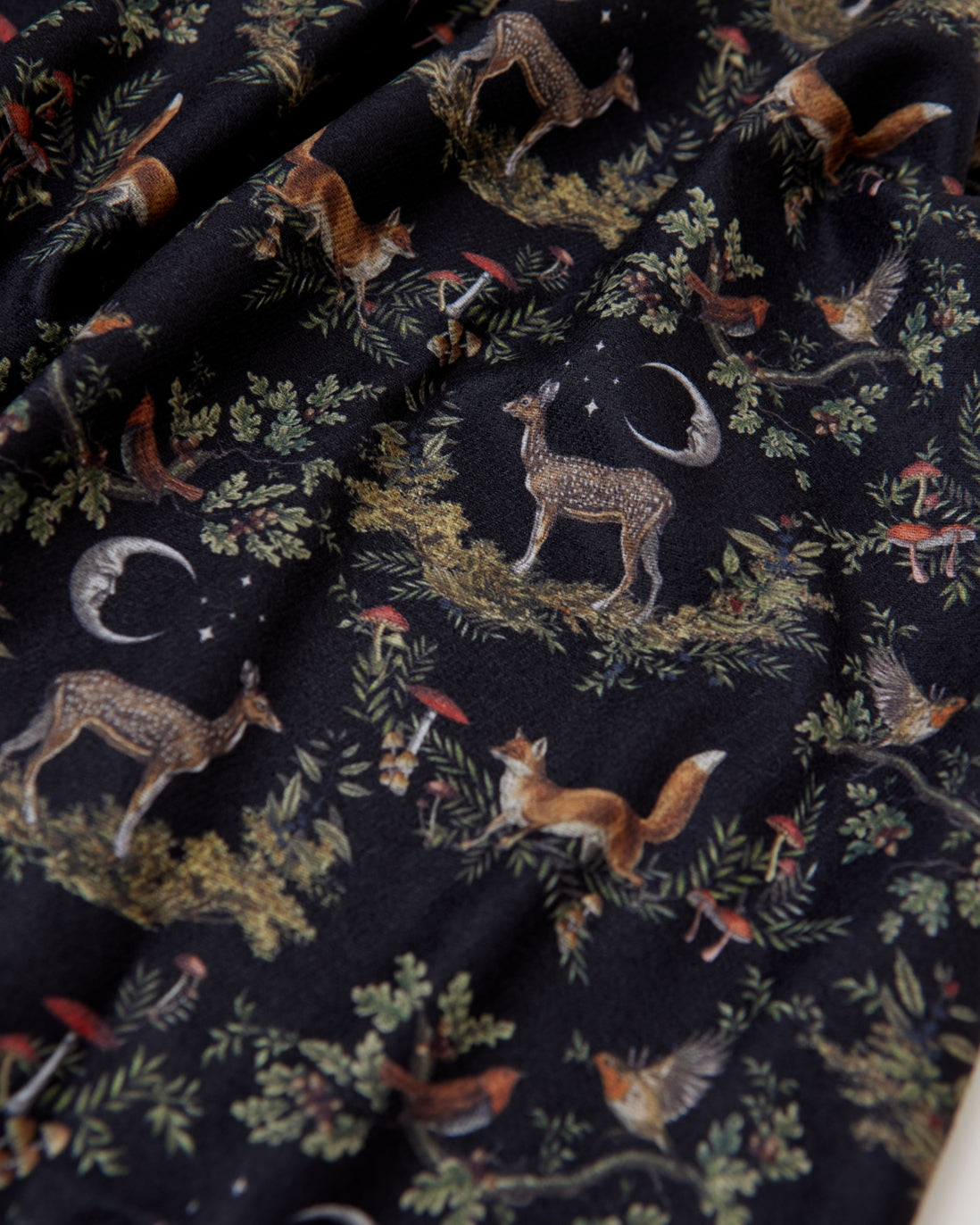 Fable A Night's Tale Woodland Heavyweight Scarf – Midnight