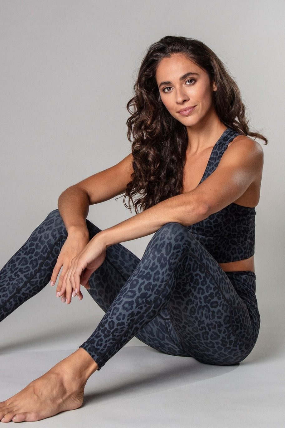 Nala High Waisted 7/8 Pocket Legging in Steel