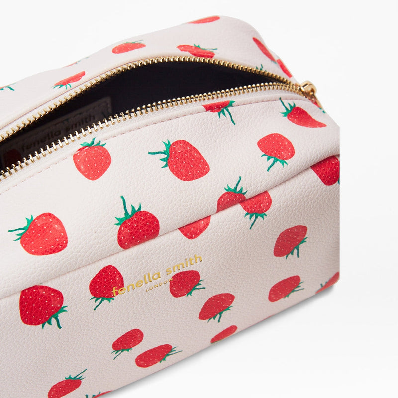 Strawberry Box Washbag