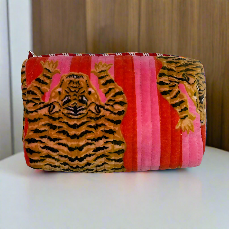 Madagascar Make Up Bag in Pink