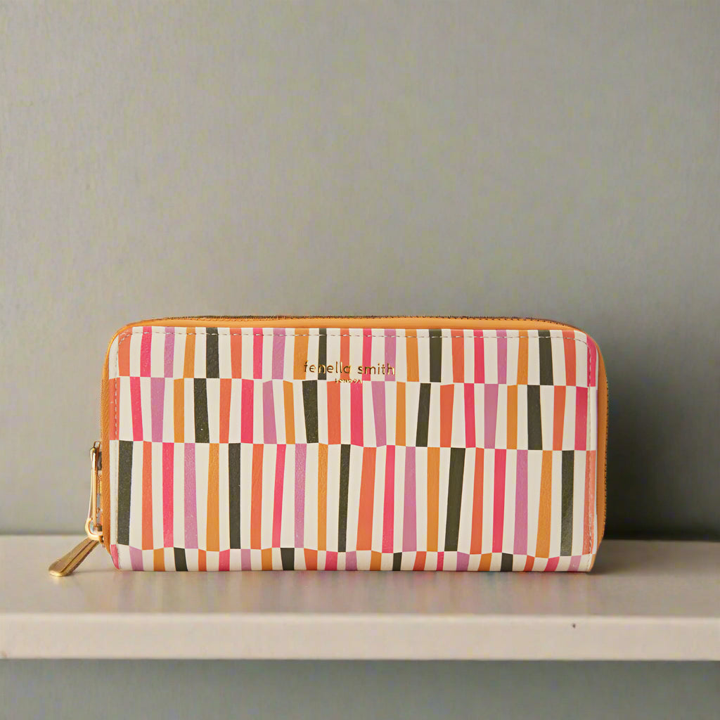 Aria Purse in Abstract Lines