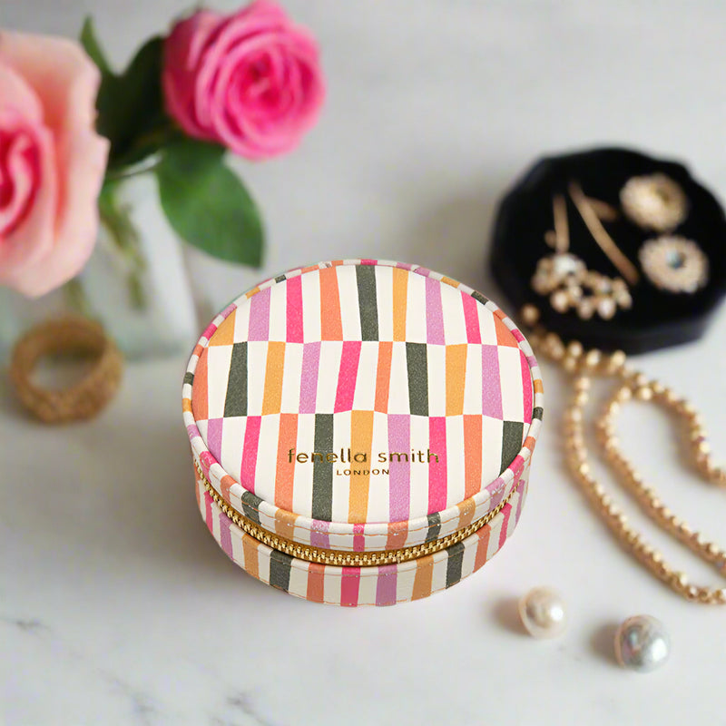 Round Jewellery Case in Abstract Lines