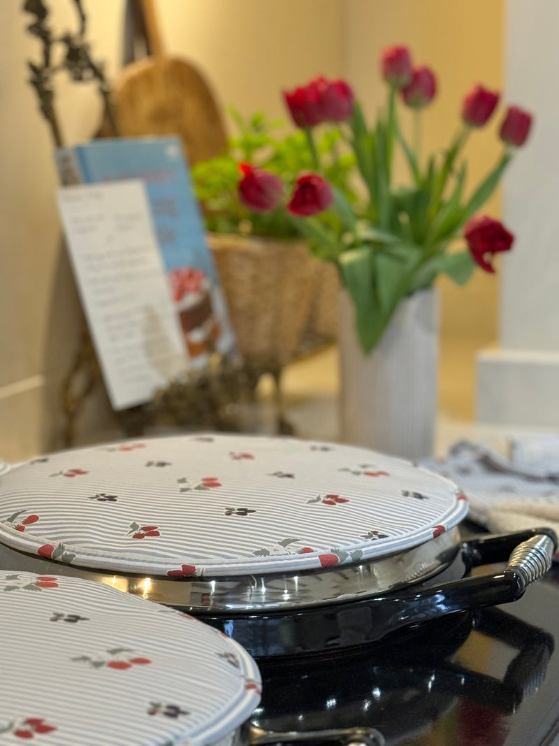Blue & White Striped Berries Hob Cover (single)