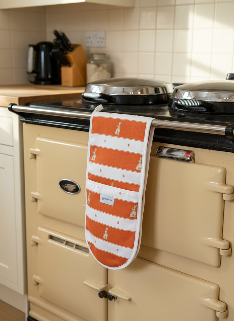Oscar & Tilly Hare Oven Gloves