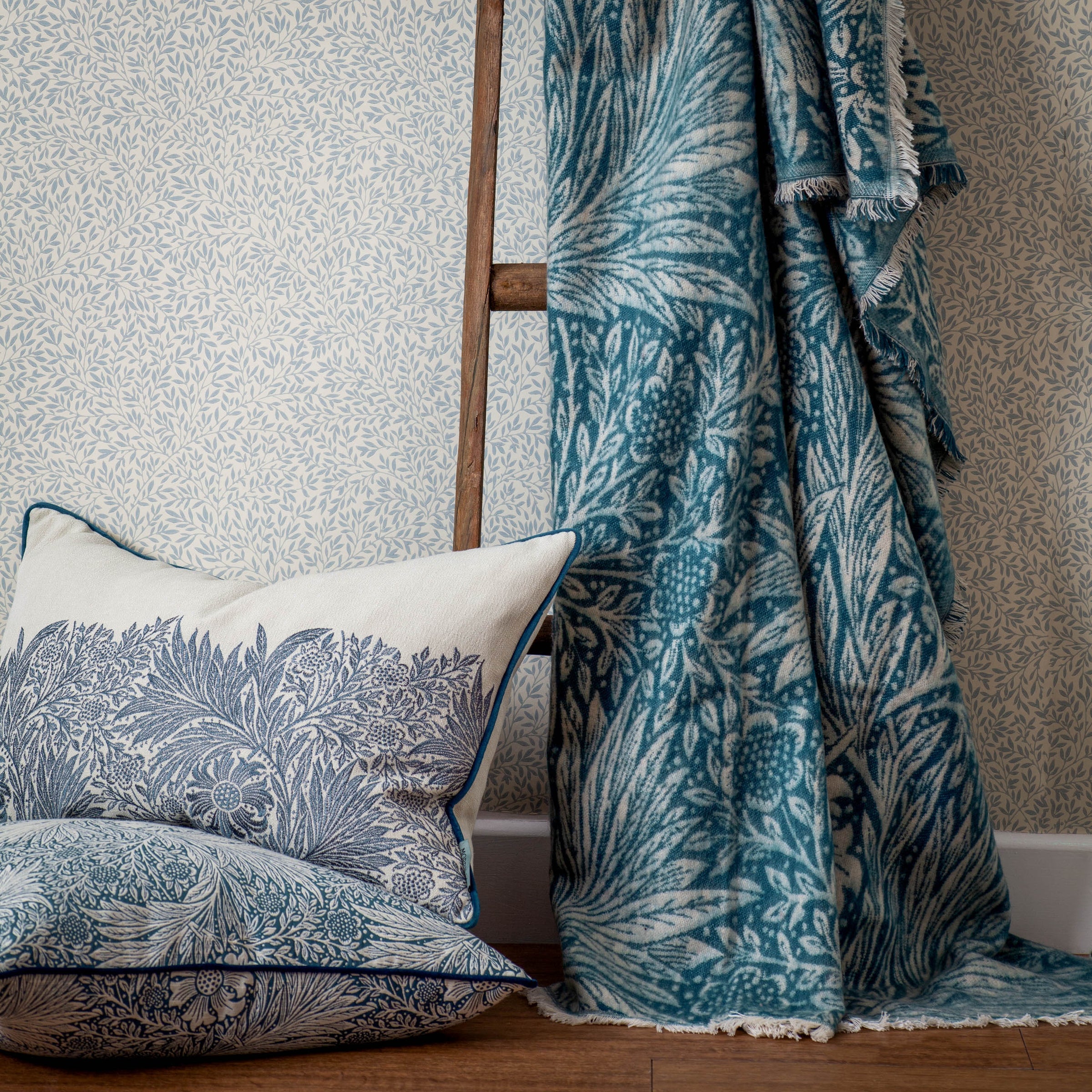 William Morris Marigold Jacquard Throw - Indigo & Green