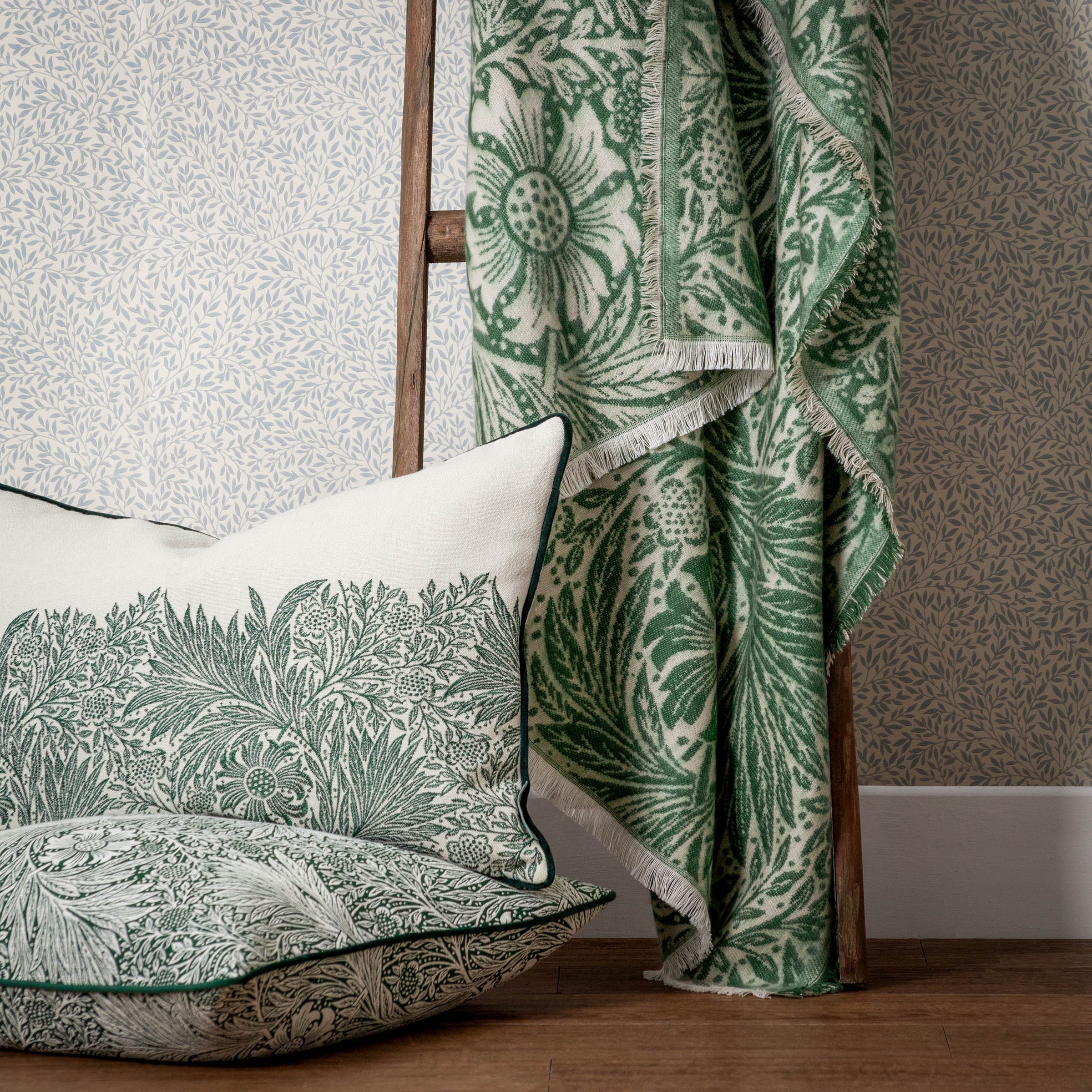 William Morris Marigold Jacquard Throw - Green