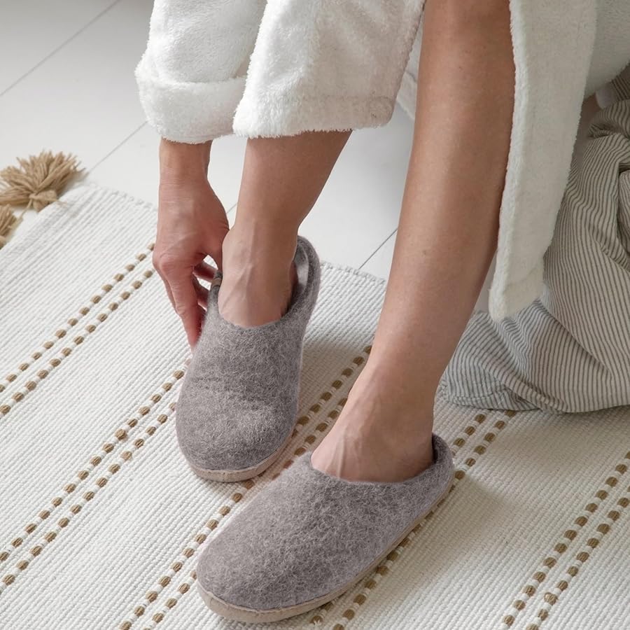 Egos Copenhagen Slippers in Natural Grey