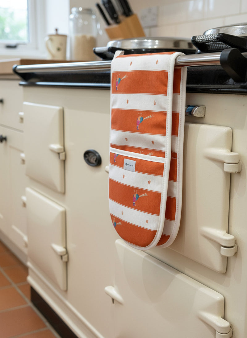 Oscar & Tilly Pheasant Design Oven Gloves