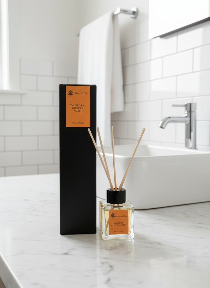 Smoked Fig, Honey & Amber is a rich and exotic smoky aroma packed with sweet honey, plum, fig and peach notes, resting on mid tones of tobacco leaf. Will make your home smell delicious!