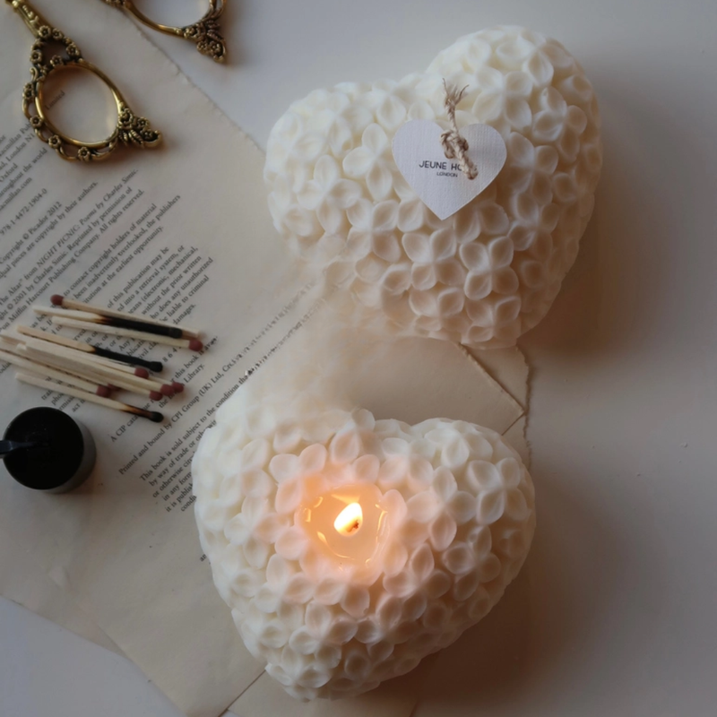 Heart Candle with Botanical Details - Fig & Cassis