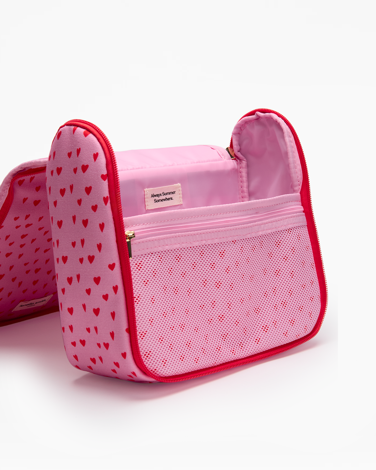 Lyla Hanging Washbag in Hearts
