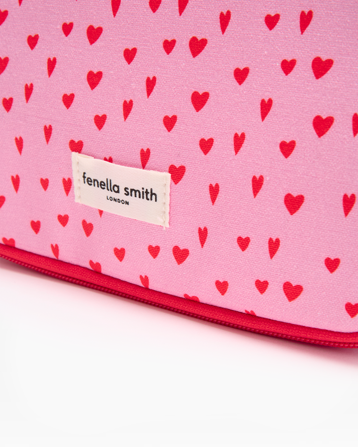 Lyla Hanging Washbag in Hearts