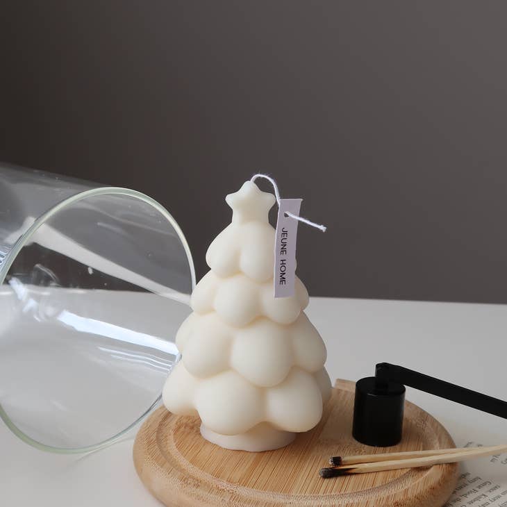 Snow Christmas Tree Soy Candle – Cream – Cinnamon & Vanilla