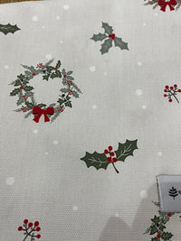 Christmas Wreath Table Runner