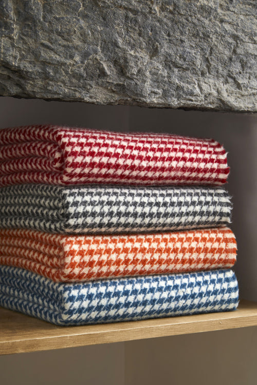 Houndstooth Throw in Pumpkin