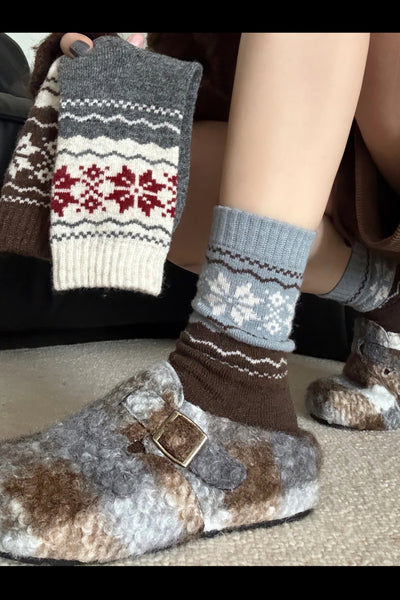 Warm Snowflake Design Wool Socks ~ in 3 cosy colours