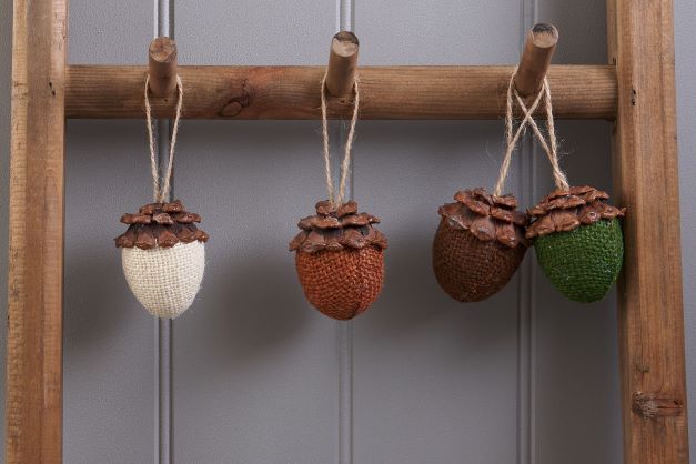 Hanging Acorns (Set of 4)