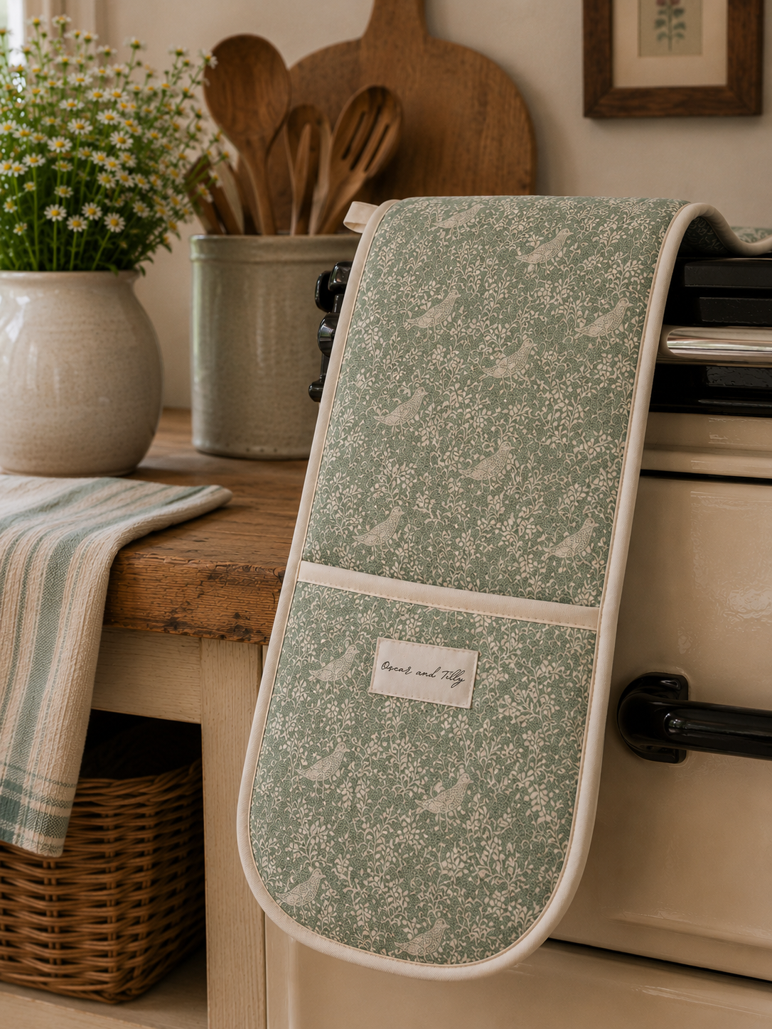 Birds & Branches Oven Gloves – Mint Green