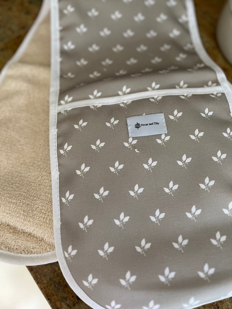 Leaf Design Oven Gloves