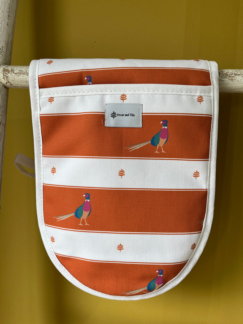 Oscar & Tilly Pheasant Design Oven Gloves