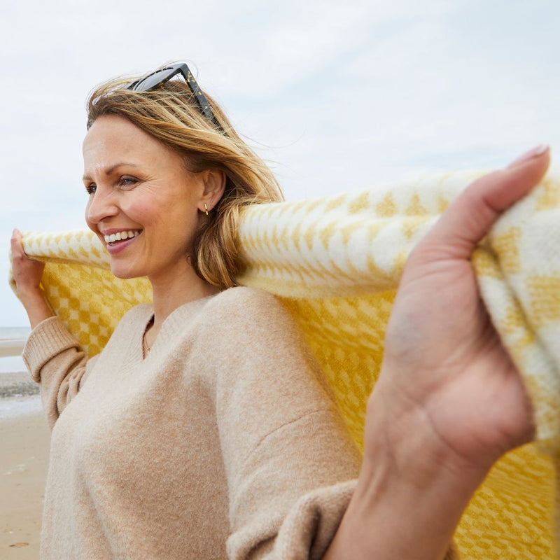 Jacquard Spot Wool Throw ~ Oil Yellow