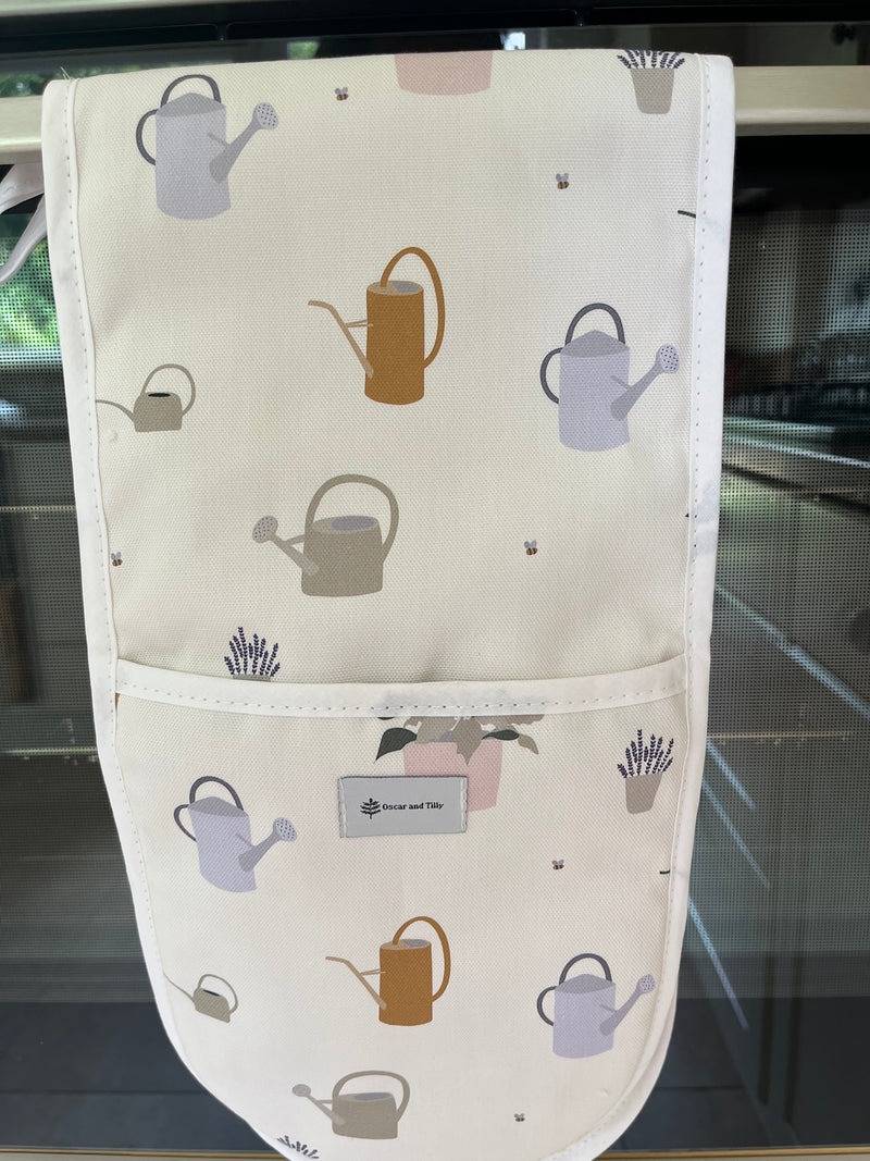 Watering Can and Flowerpots Design Oven Glove