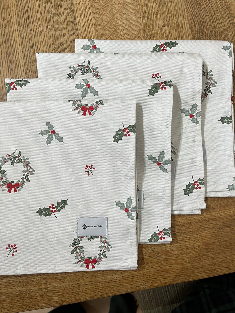 Christmas Wreath Napkins ~ set of 4