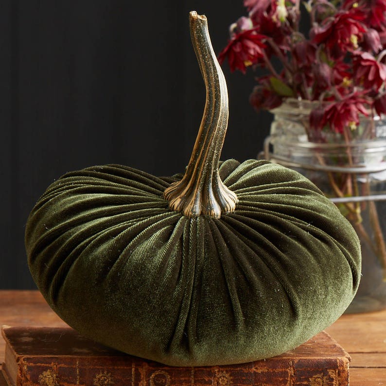 Large velvet pumpkin olive